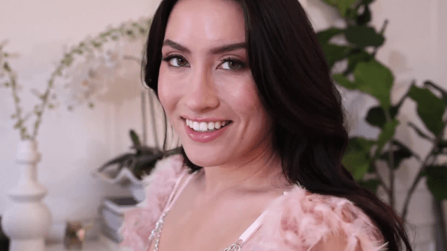 Cô nàng người mẫu đồ lót hàng cực phẩm - gyxmesvu.co.uk