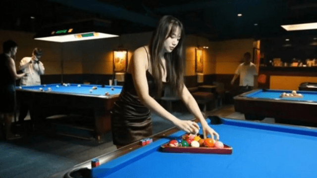 ED-39 - Trải nghiệm em gái làm quán bi-a bím hồng - gyxmesvu.co.uk