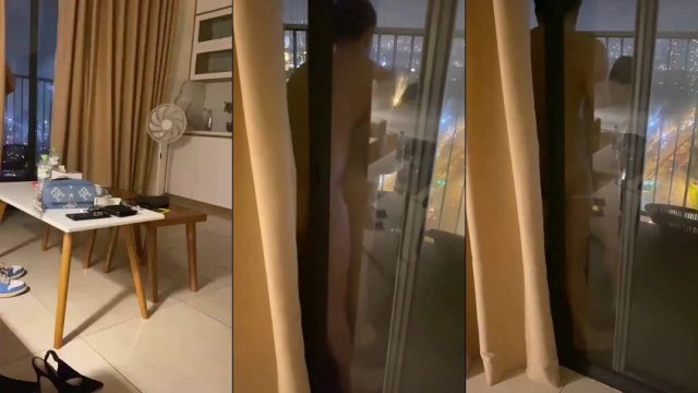 Thằng bạn đưa ghệ ra ban công chung cư chịch em nó rên cả tòa nhà nghe thấy - gyxmesvu.co.uk